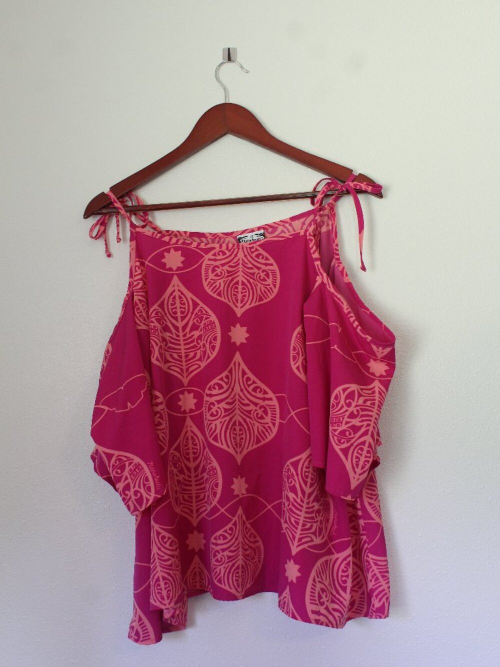 Women's Manuheali'i blouse size large